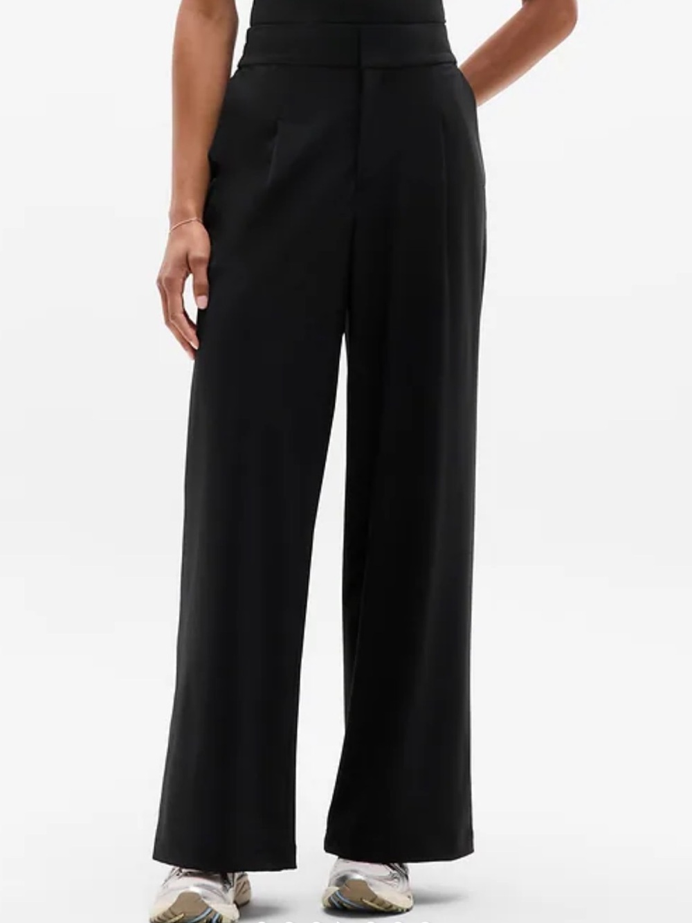 Athleta NWT Pinnacle High Rise Trouser Black Size 10 Pleated Wide Leg Flowy